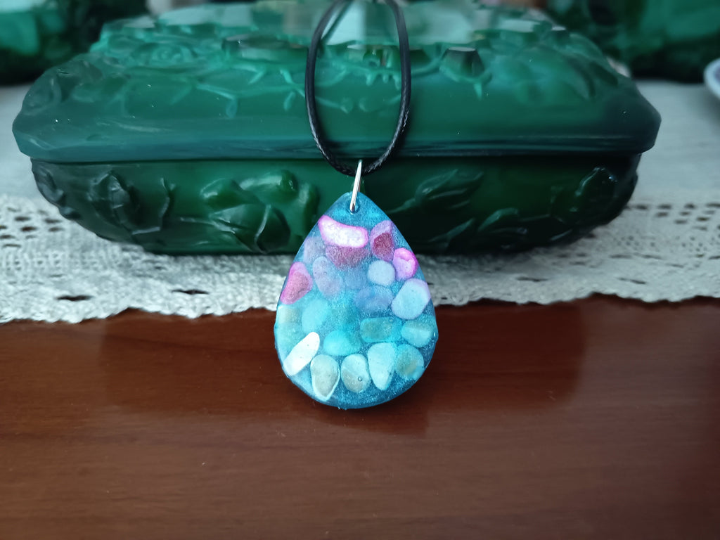 Collar estilo gota