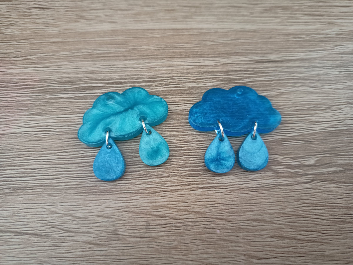 Pendientes con diseño de nubes y gotas